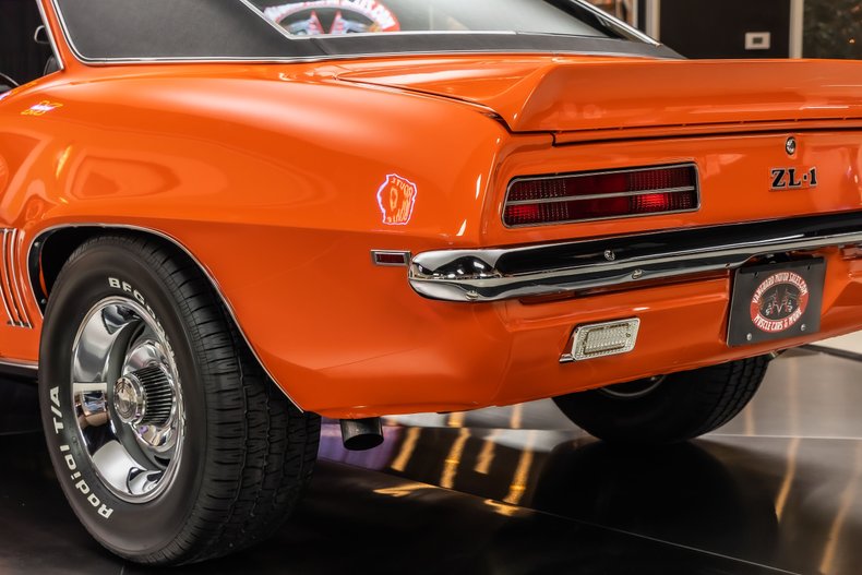 Unknown-Camaro-1969-Hugger-Orange-Houndstooth-15