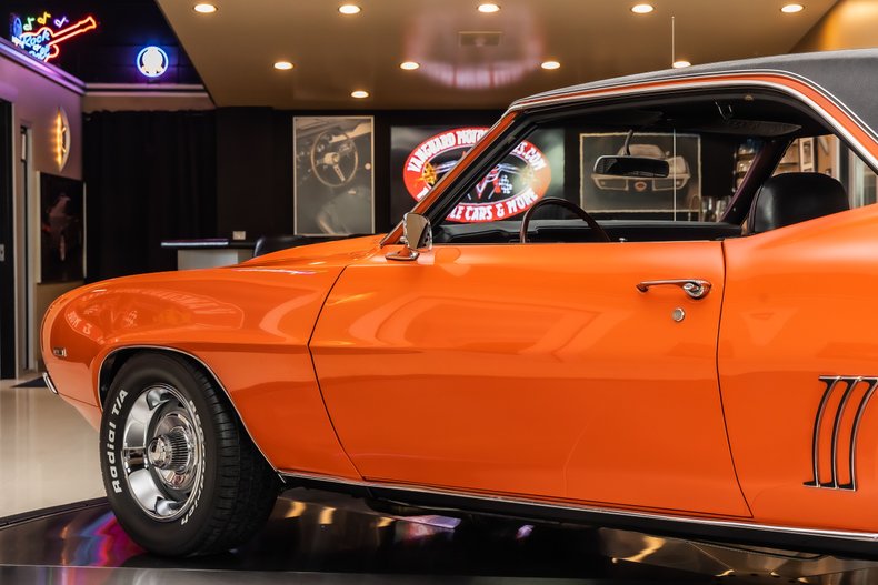 Unknown-Camaro-1969-Hugger-Orange-Houndstooth-16