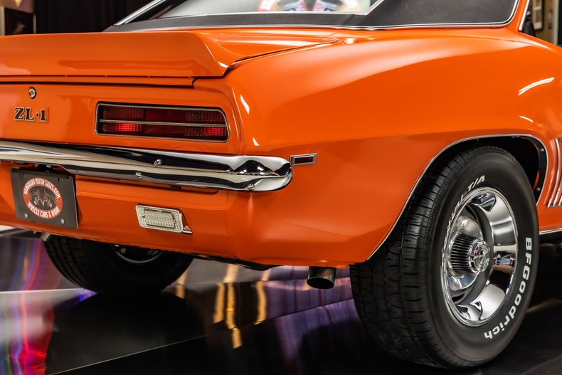 Unknown-Camaro-1969-Hugger-Orange-Houndstooth-48