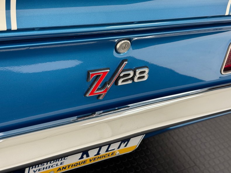 Unknown-Camaro-1969-Lemans-Blue-Ivory-20