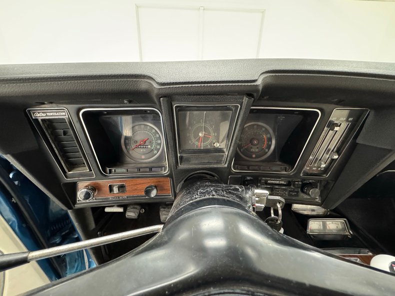 Unknown-Camaro-1969-Lemans-Blue-Ivory-42