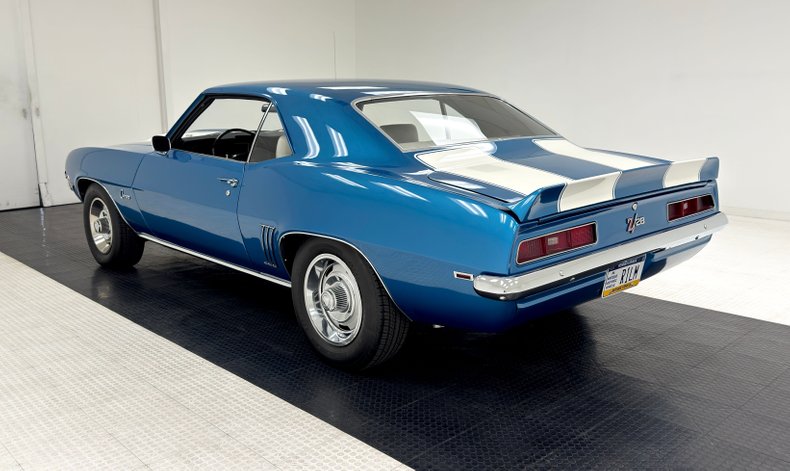 Unknown-Camaro-1969-Lemans-Blue-Ivory-6