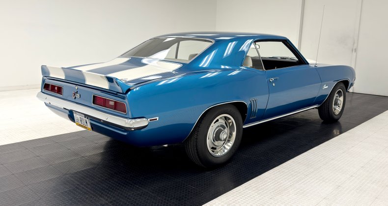 Unknown-Camaro-1969-Lemans-Blue-Ivory-8