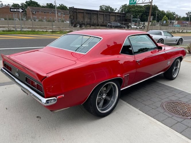 Unknown-Camaro-1969-Red-Black-and-White-Houn-10