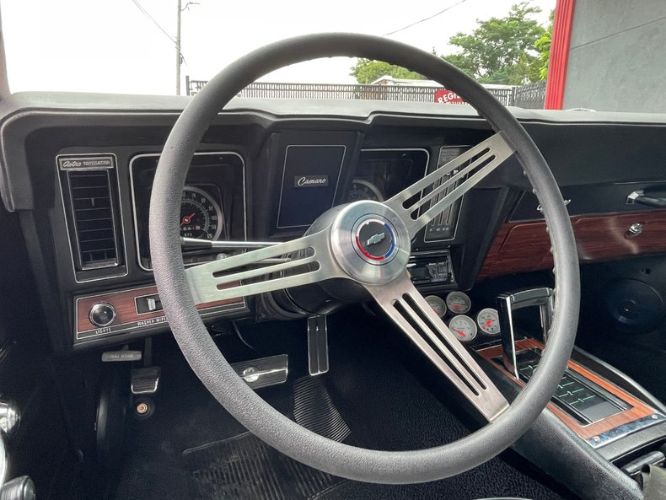 Unknown-Camaro-1969-Red-Black-and-White-Houn-11