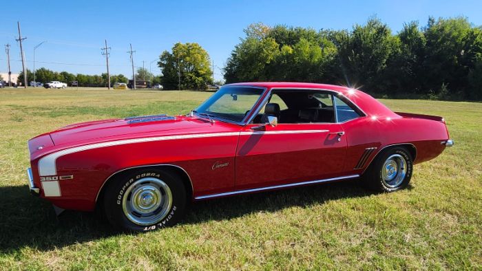 Unknown-Camaro-1969-Red-Black-and-White-Houn-12
