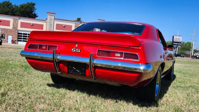 Unknown-Camaro-1969-Red-Black-and-White-Houn-14