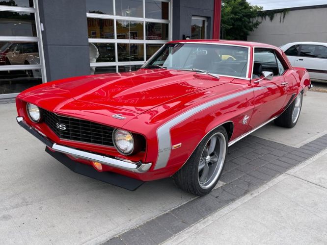 Unknown-Camaro-1969-Red-Black-and-White-Houn-2