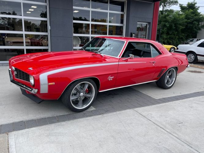 Unknown-Camaro-1969-Red-Black-and-White-Houn-29