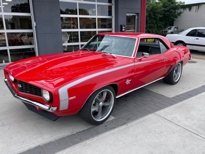 Unknown-Camaro-1969-Red-Black-and-White-Houn-3