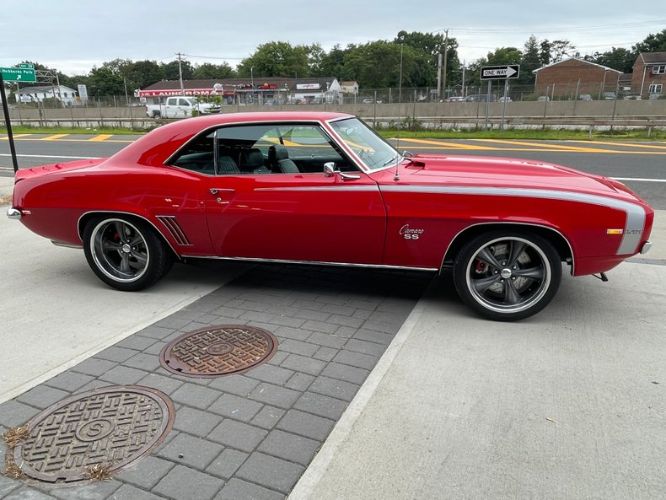 Unknown-Camaro-1969-Red-Black-and-White-Houn-5
