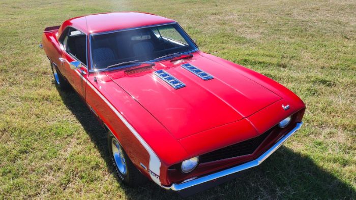 Unknown-Camaro-1969-Red-Black-and-White-Houn-8