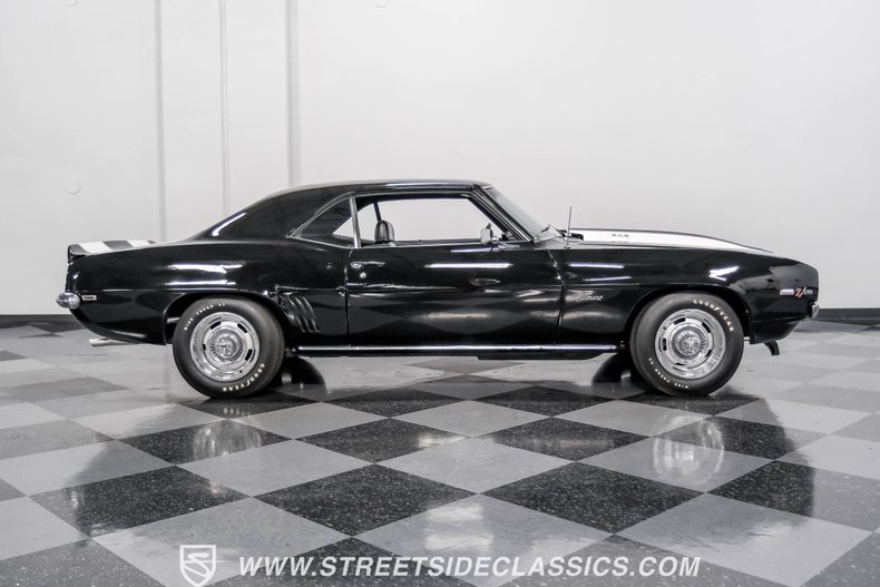Unknown-Camaro-1969-Tuxedo-Black-Black-4