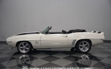 Unknown-Camaro-1969-White-Black-ampamp-White-Ho-1