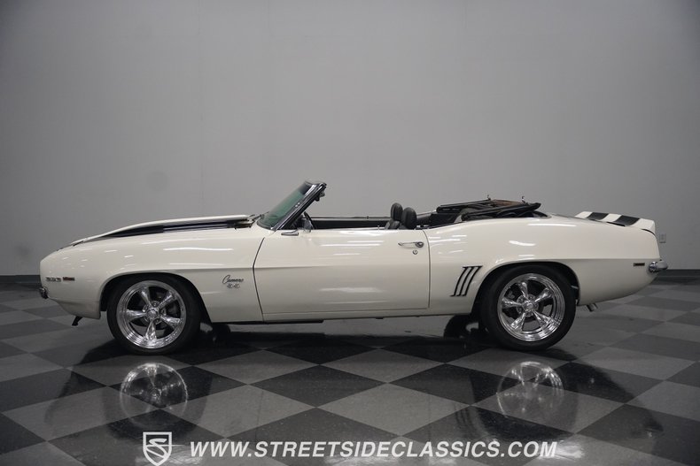 Unknown-Camaro-1969-White-Black-ampamp-White-Ho-1