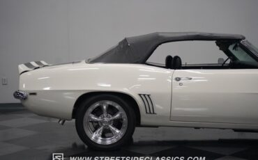Unknown-Camaro-1969-White-Black-ampamp-White-Ho-19