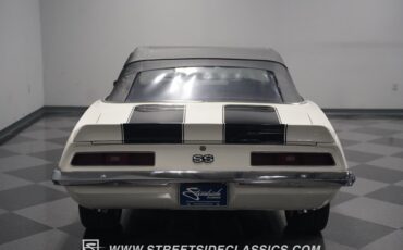 Unknown-Camaro-1969-White-Black-ampamp-White-Ho-21
