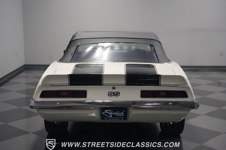 Unknown-Camaro-1969-White-Black-ampamp-White-Ho-21
