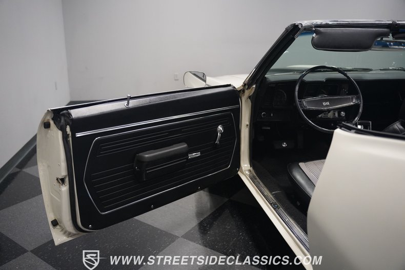 Unknown-Camaro-1969-White-Black-ampamp-White-Ho-27