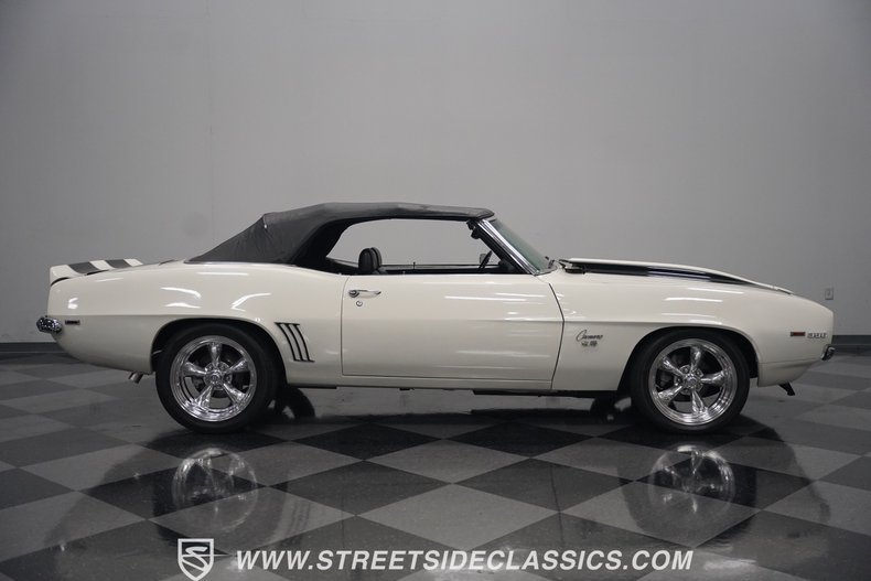 Unknown-Camaro-1969-White-Black-ampamp-White-Ho-34