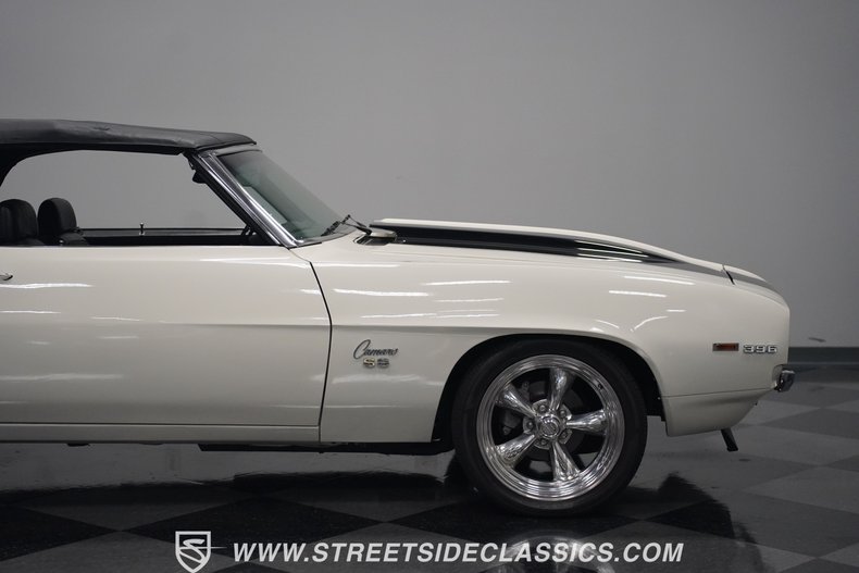 Unknown-Camaro-1969-White-Black-ampamp-White-Ho-40