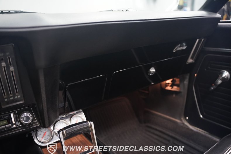 Unknown-Camaro-1969-White-Black-ampamp-White-Ho-49