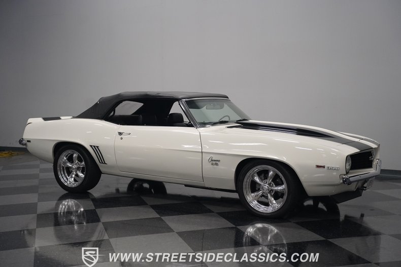 Unknown-Camaro-1969-White-Black-ampamp-White-Ho-9