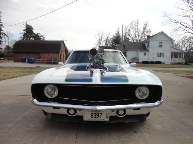 Unknown-Camaro-1969-White-Ecstasy-Pearl-WhiteBlackLeather-2