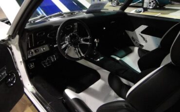 Unknown-Camaro-1969-White-Ecstasy-Pearl-WhiteBlackLeather-24