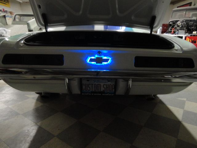 Unknown-Camaro-1969-White-Ecstasy-Pearl-WhiteBlackLeather-26