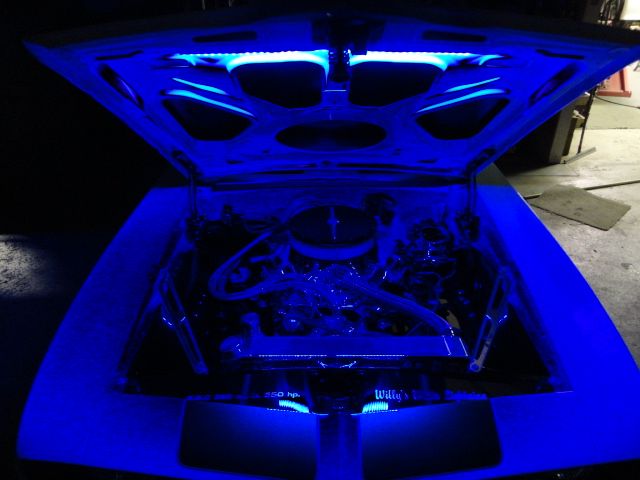 Unknown-Camaro-1969-White-Ecstasy-Pearl-WhiteBlackLeather-27
