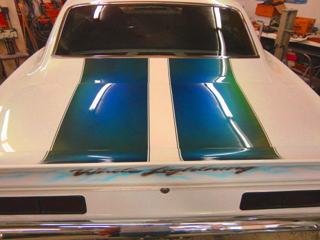 Unknown-Camaro-1969-White-Ecstasy-Pearl-WhiteBlackLeather-30