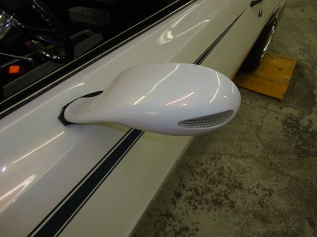 Unknown-Camaro-1969-White-Ecstasy-Pearl-WhiteBlackLeather-34