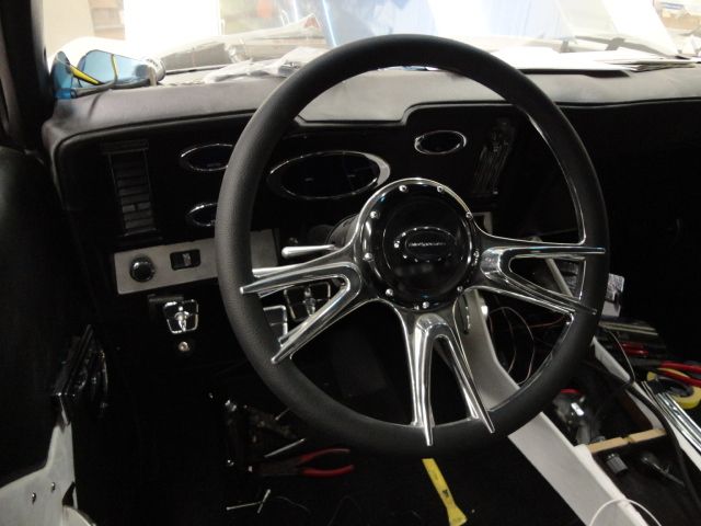 Unknown-Camaro-1969-White-Ecstasy-Pearl-WhiteBlackLeather-36