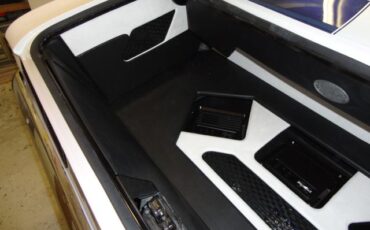 Unknown-Camaro-1969-White-Ecstasy-Pearl-WhiteBlackLeather-40
