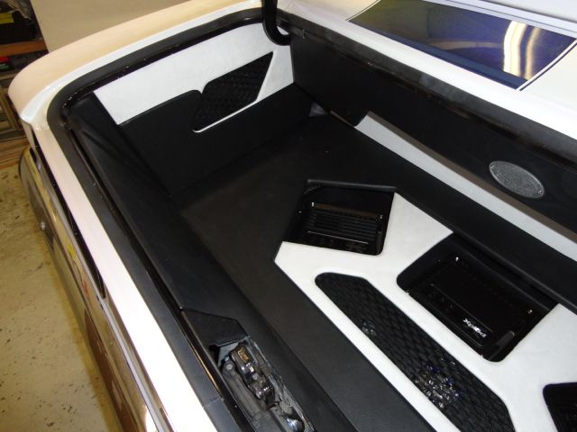 Unknown-Camaro-1969-White-Ecstasy-Pearl-WhiteBlackLeather-40