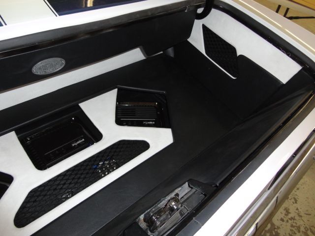 Unknown-Camaro-1969-White-Ecstasy-Pearl-WhiteBlackLeather-41
