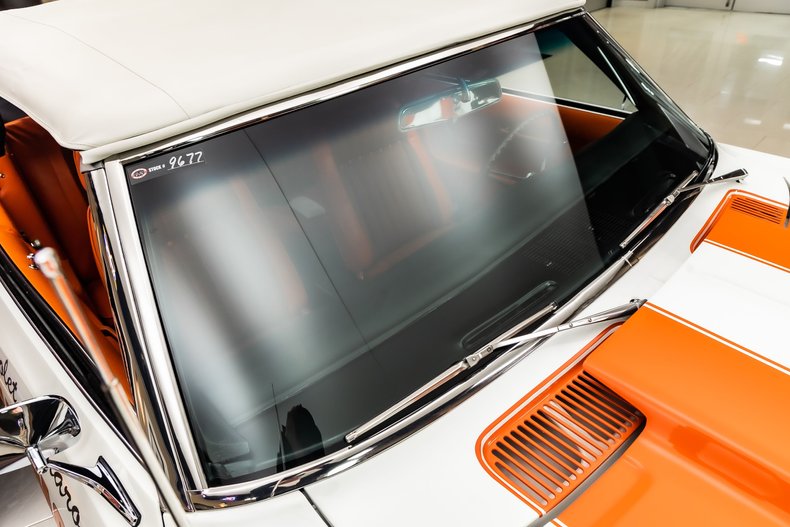Unknown-Camaro-1969-White-Orange-Houndstooth-1