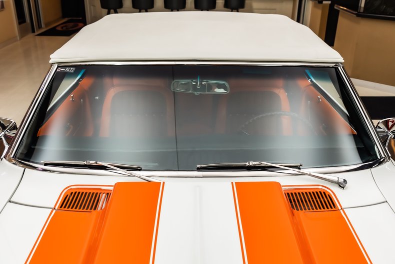 Unknown-Camaro-1969-White-Orange-Houndstooth-2