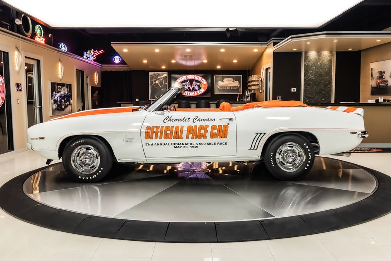 Unknown-Camaro-1969-White-Orange-Houndstooth-23