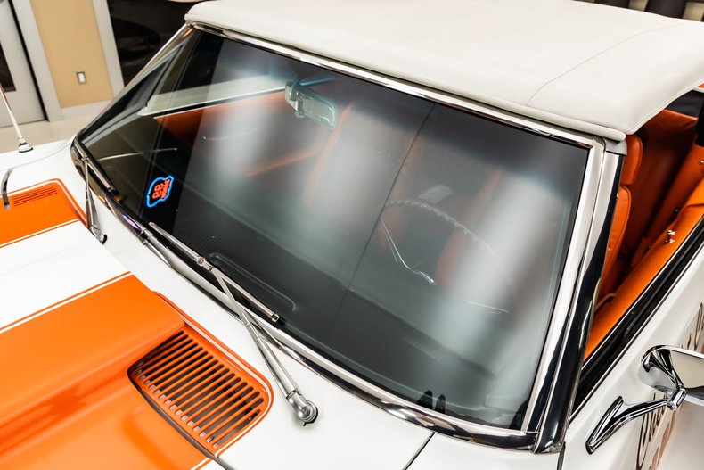 Unknown-Camaro-1969-White-Orange-Houndstooth-29
