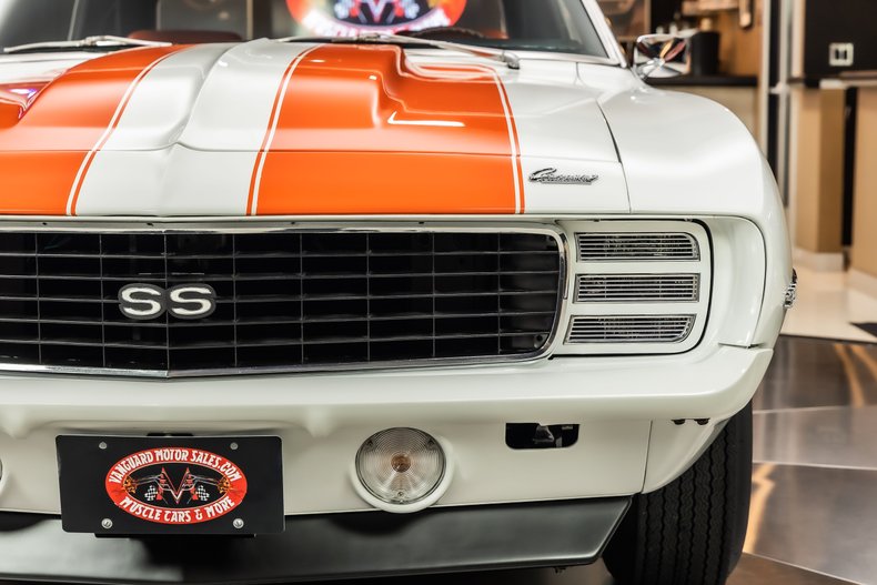Unknown-Camaro-1969-White-Orange-Houndstooth-30