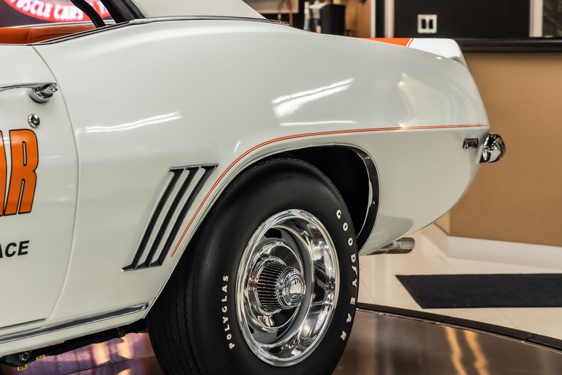 Unknown-Camaro-1969-White-Orange-Houndstooth-33