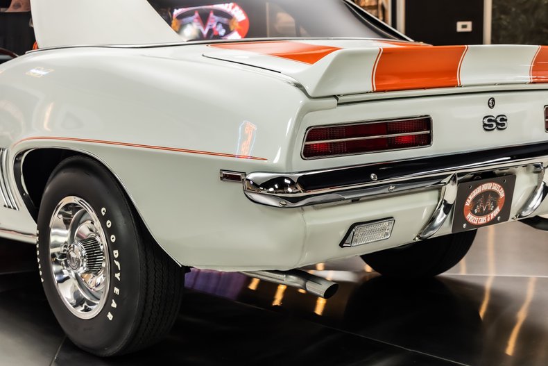Unknown-Camaro-1969-White-Orange-Houndstooth-36