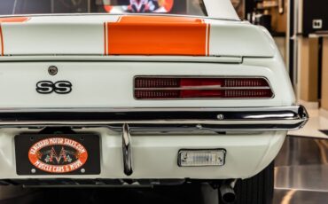 Unknown-Camaro-1969-White-Orange-Houndstooth-42