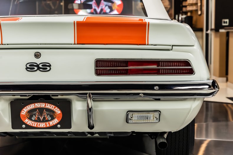 Unknown-Camaro-1969-White-Orange-Houndstooth-42