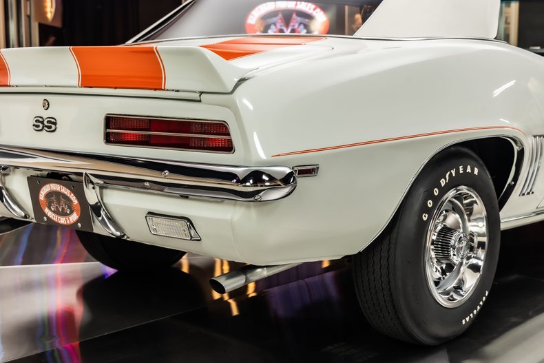 Unknown-Camaro-1969-White-Orange-Houndstooth-43