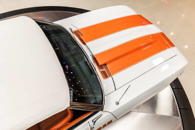 Unknown-Camaro-1969-White-Orange-Houndstooth-45