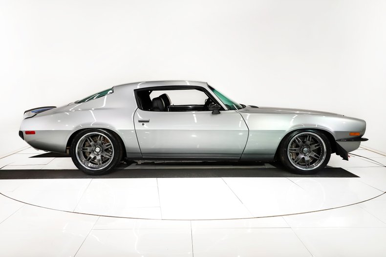Unknown-Camaro-1970-Cortez-Silver-Black-16