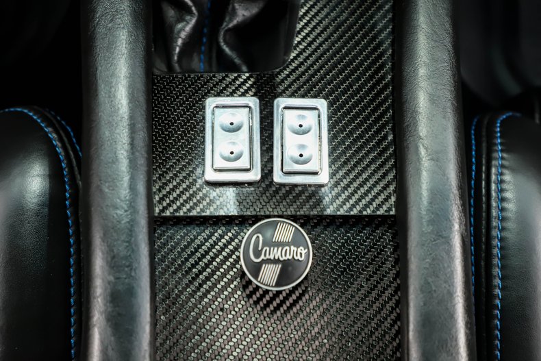 Unknown-Camaro-1970-Cortez-Silver-Black-31